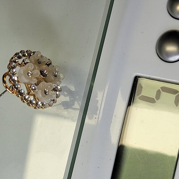 Flower Earrings Elegant Floral Motif Crystal Earrings - Picture 7 of 8